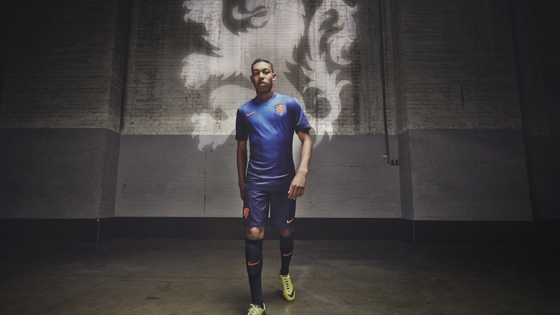 开云kaiyun-_深海潜水竞赛：探索海底世界的奥秘_，深海潜水深度记录